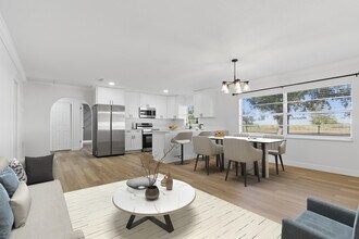 Building Photo - 4420 W Carmen St