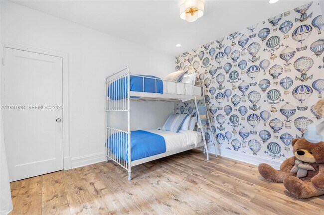 Building Photo - 113 NE 101st St