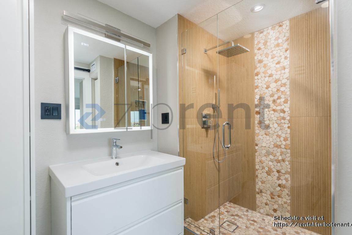 Building Photo - 50 Harbor View Ln