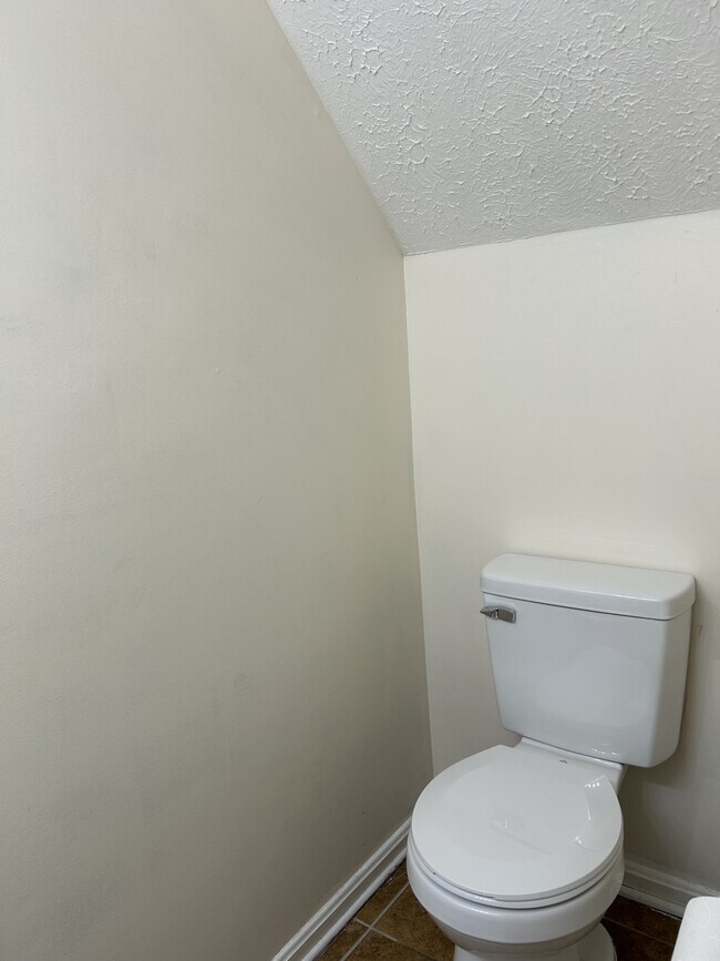 Building Photo - 46354 Columbus Dr