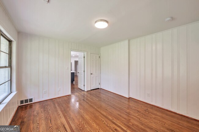 Building Photo - 1332 Willis Mill Rd SW