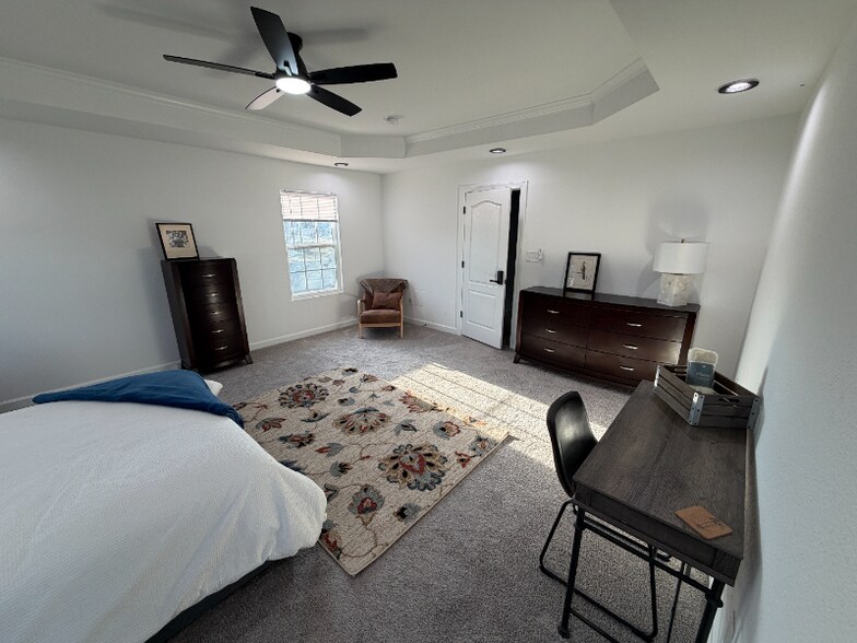 Building Photo - 236 Buxton Ave