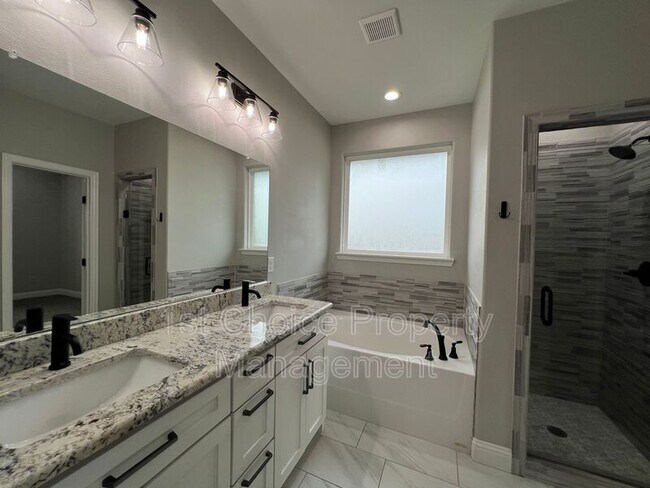 Building Photo - 5413 Harrys Pl