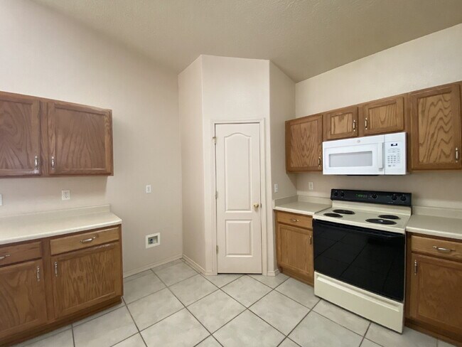 Building Photo - Spacious 3BR w/Office in the Cabezon Subdivion