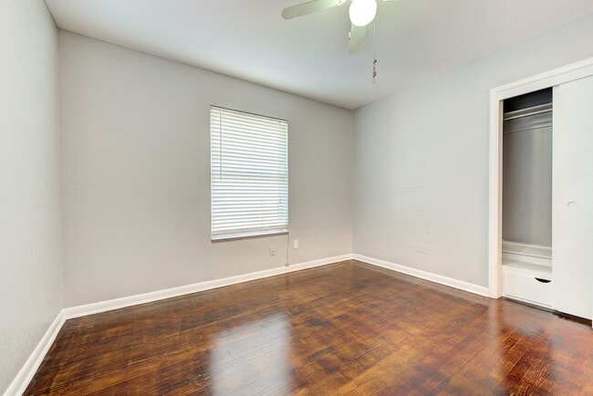 Building Photo - 10313 Whitehaven Rd
