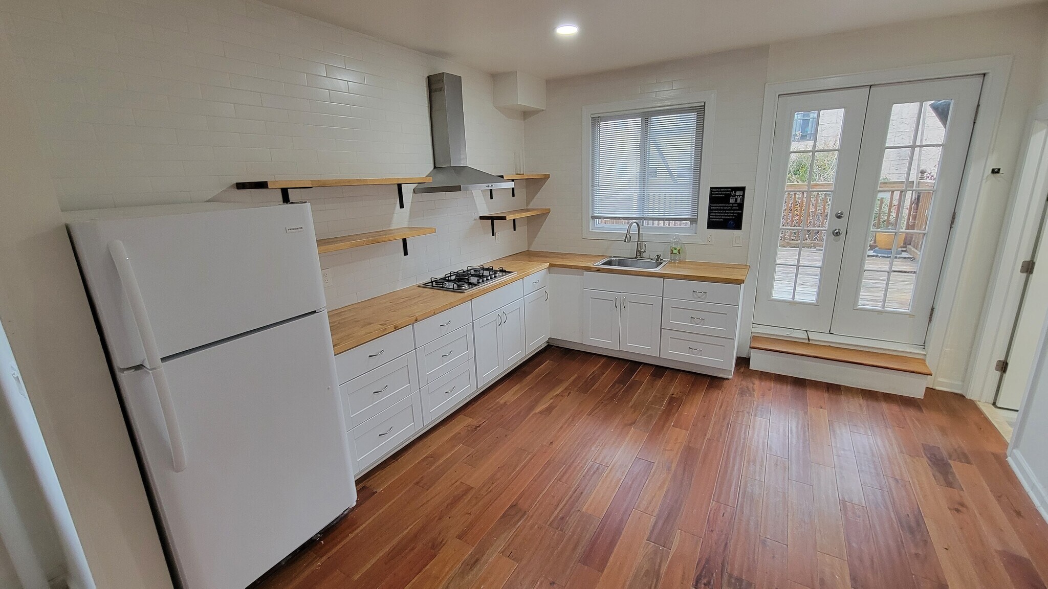 Building Photo - 19 70th St