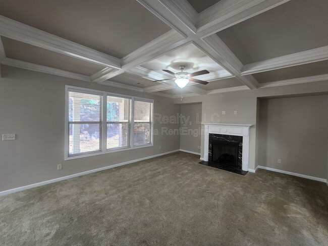 Building Photo - 1919 Briarcliff Wy