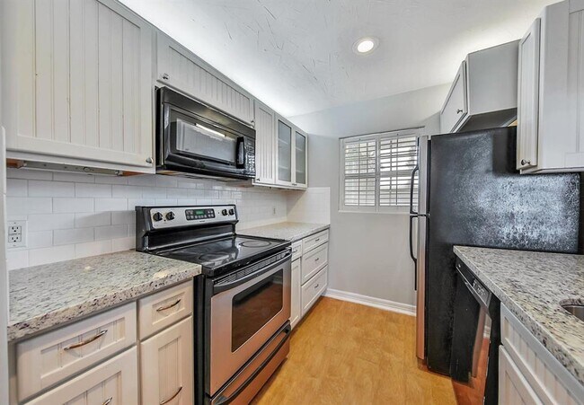 Building Photo - 709 Gale St