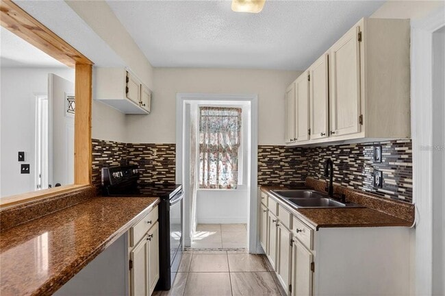 Building Photo - 8071 Rhea Cir
