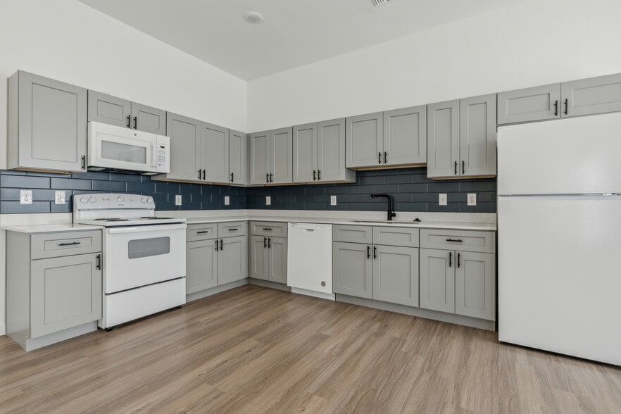 Building Photo - Algarita Fredericksburg