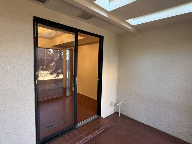 Building Photo - 2909 Cutler Ave NE