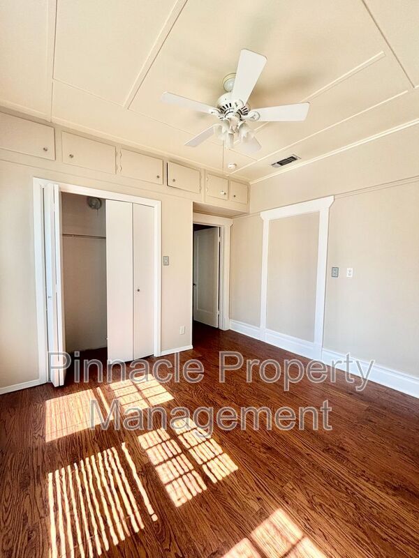 Building Photo - 515 S Madison St