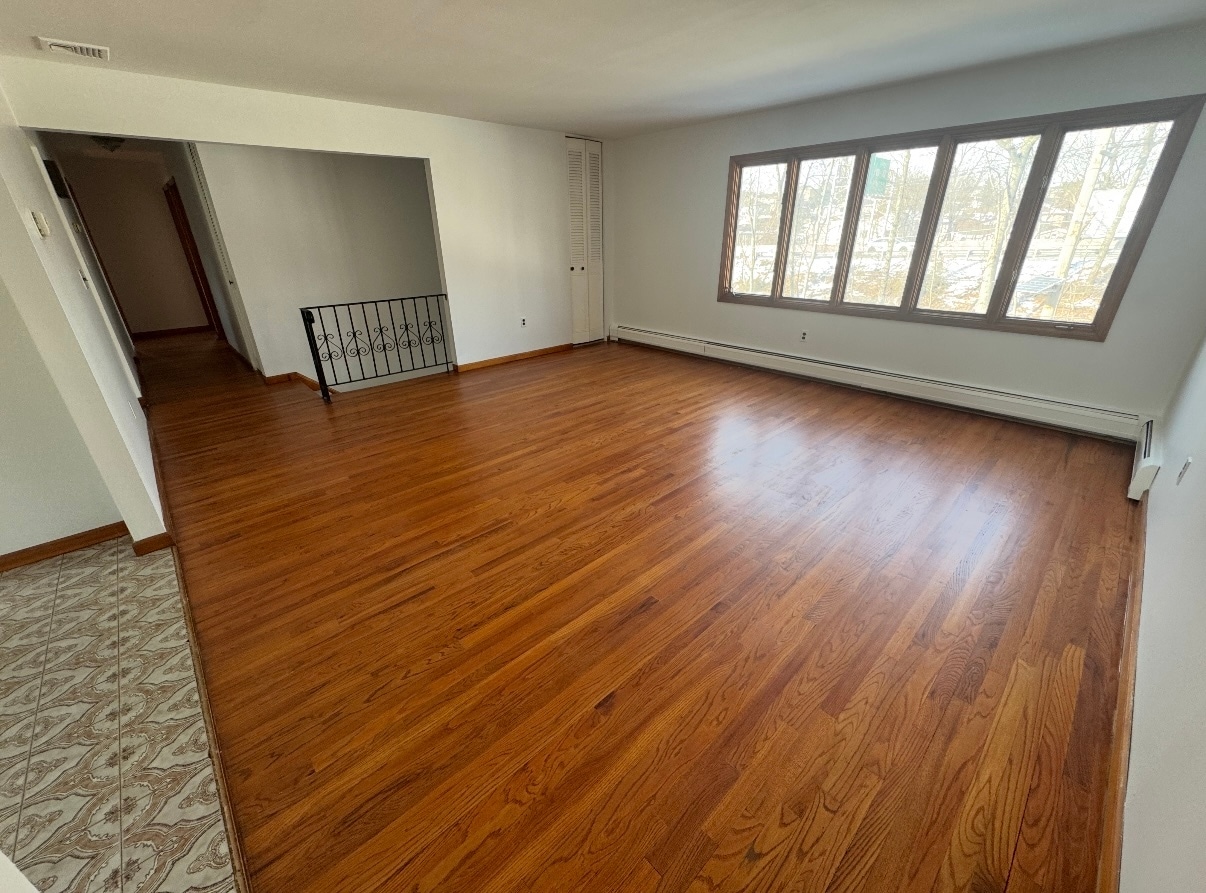 Building Photo - 208 6th St