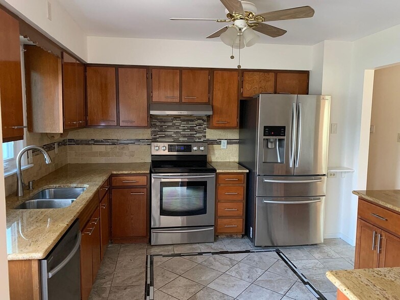 Building Photo - 50 Wertman Ln