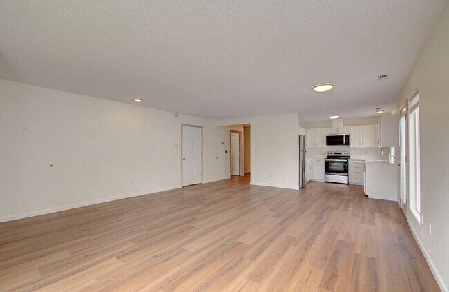 Building Photo - Beautiful Updated 2BR/2BA in 55+ Fisher Landing Community – Available Now!