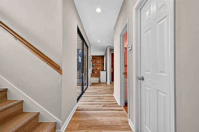 Building Photo - 1320 Chardonnay Dr
