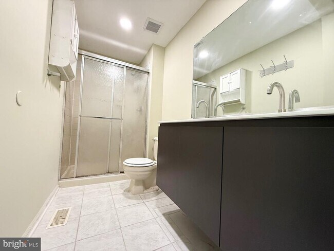 Building Photo - 2 Cinnabar Ct