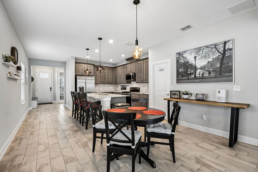 Building Photo - 159 Rose Dew Dr
