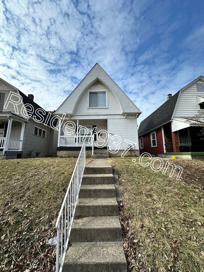 Building Photo - 2 Bed 1 Bath  Close to UD