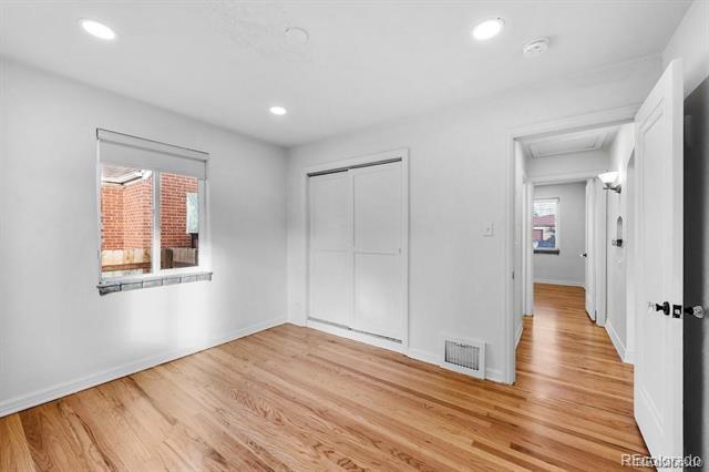 Building Photo - 3085 Clermont St