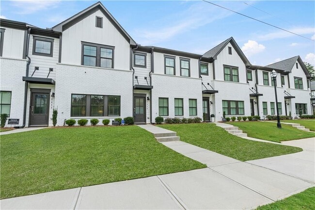 Building Photo - 2410 Lakeshore Ln