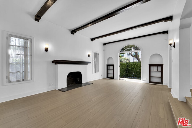 Building Photo - 918 N Genesee Ave