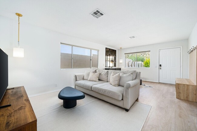 Building Photo - 53680 Avenida Montezuma