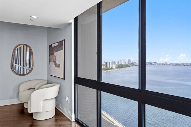 Building Photo - 3301 Bayshore Blvd