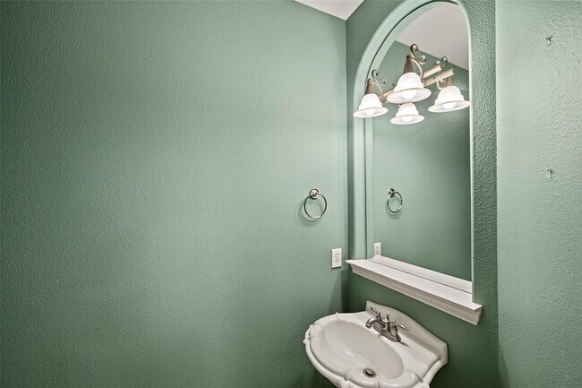 Building Photo - 11812 Sea Shadow Bend