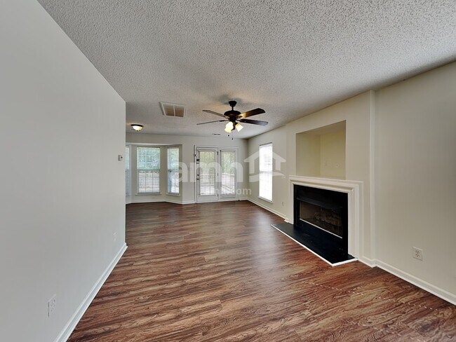 Building Photo - 6118 Goldenfield Dr