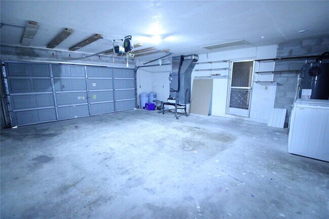 Building Photo - 4628 NW 40th Terrace