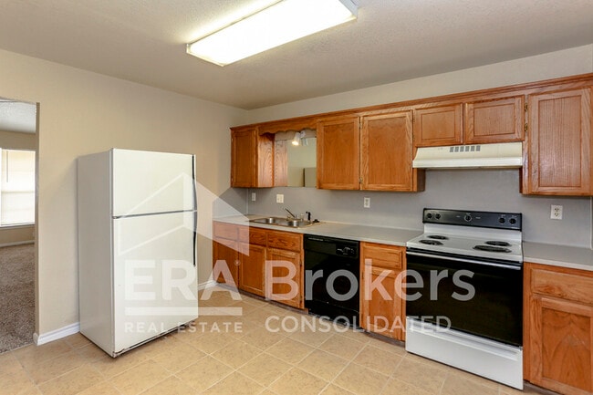 Building Photo - 1907 Windward Dr