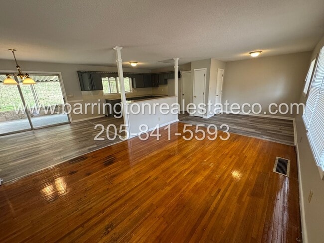 Building Photo - 1608 4th Pl NW