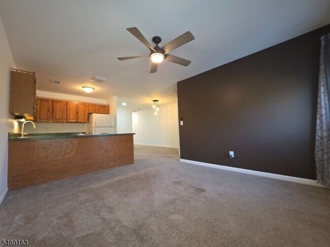 Building Photo - 272 US-206