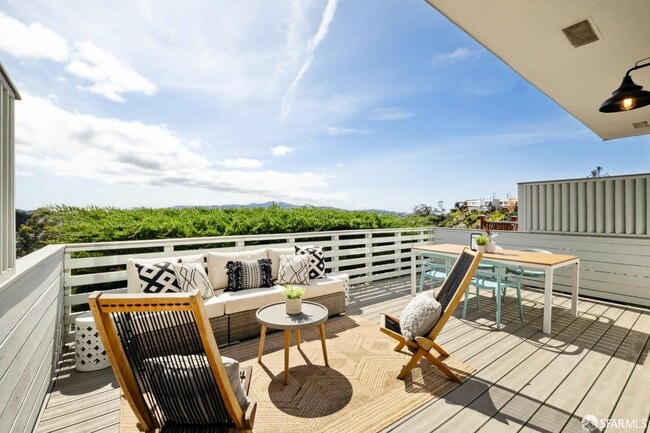 Building Photo - 134 Stanford Heights Ave