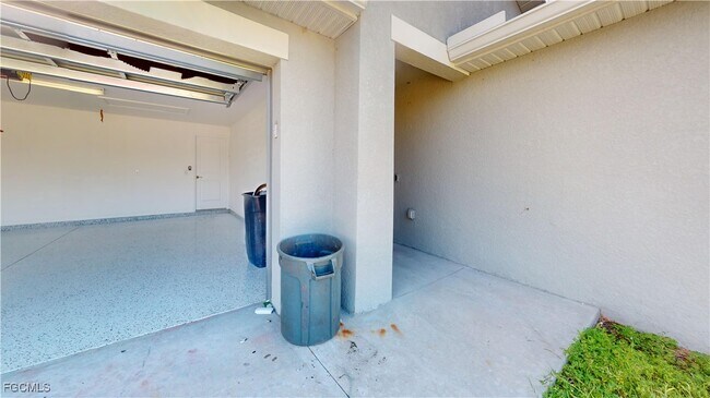 Building Photo - 3530 NE 21st Ave