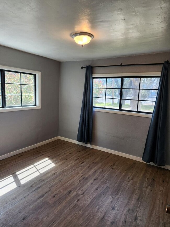 Building Photo - 3433 Willow St