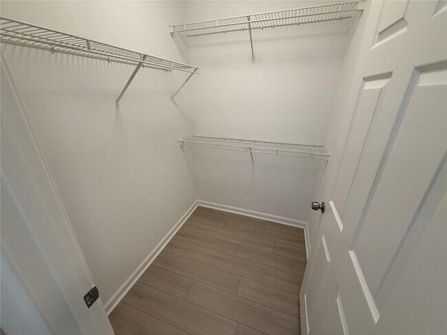 Building Photo - 411 Spring Heights Ln