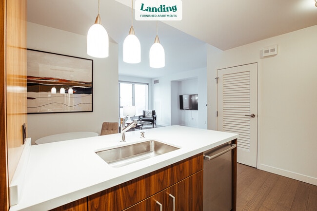 Building Photo - 225 S Grand Ave