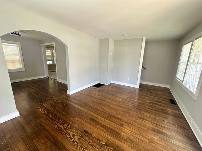Building Photo - COMING FRIDAY!!!  Renovation Complete!   N...