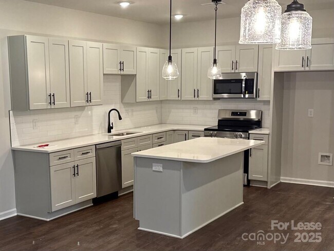 Building Photo - 9717 Misenheimer Rd