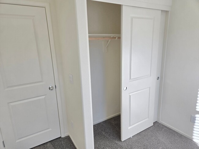 Building Photo - Kalea Trails Gated Cosmos Garden