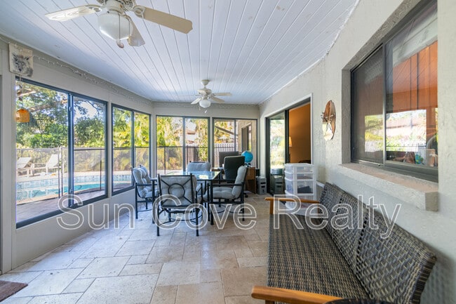 Building Photo - 915 Woodleaf Way