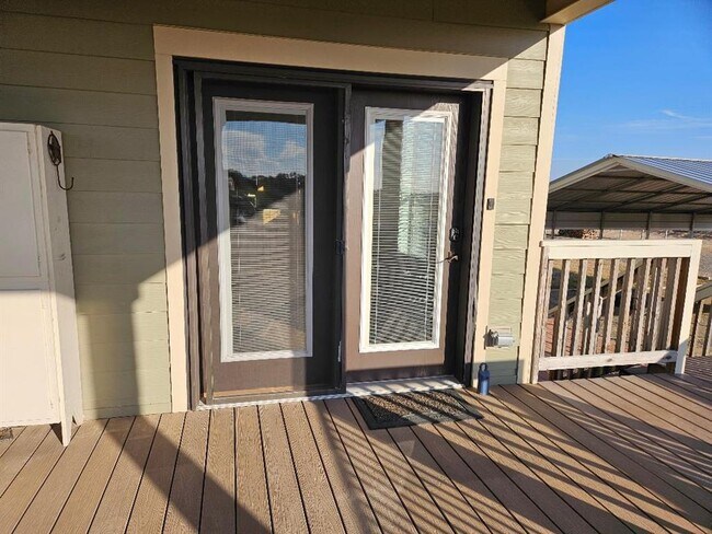 Building Photo - 555 Paint Creek Rd