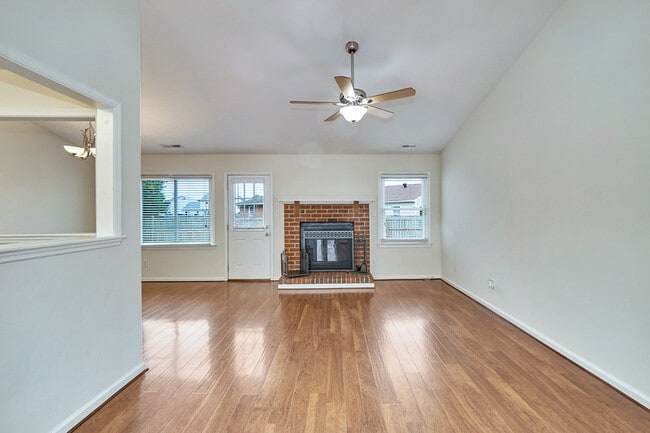 Building Photo - 924 Firefall Ct