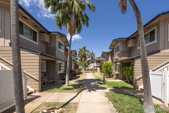 Building Photo - $2300 / 1br - 500ft2 - 1br/1ba/2pkg Townho...