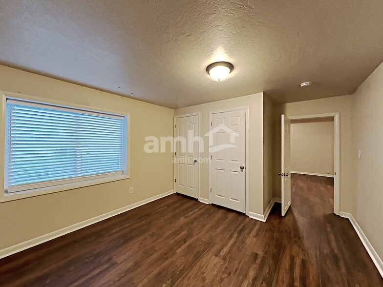 Building Photo - 845 Grove Creek Dr