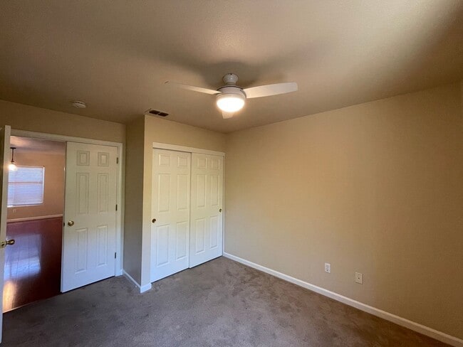 Building Photo - Charming 3-Bedroom Home in Folsom – Move i...