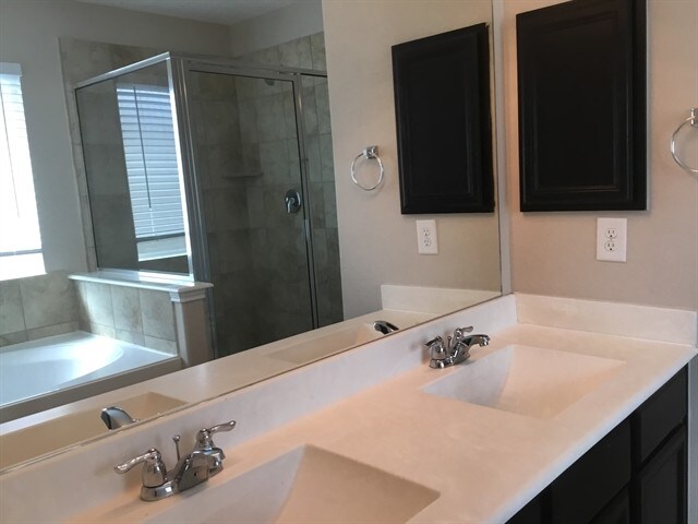 Building Photo - 19554 Plantation Cove Ln