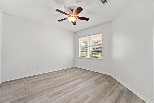 Building Photo - 47 White Heron Dr